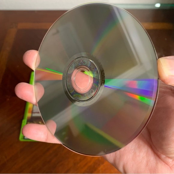 XBOX 360 Mass Effect 3 Dual Disc Video Game - Picture 5 of 7